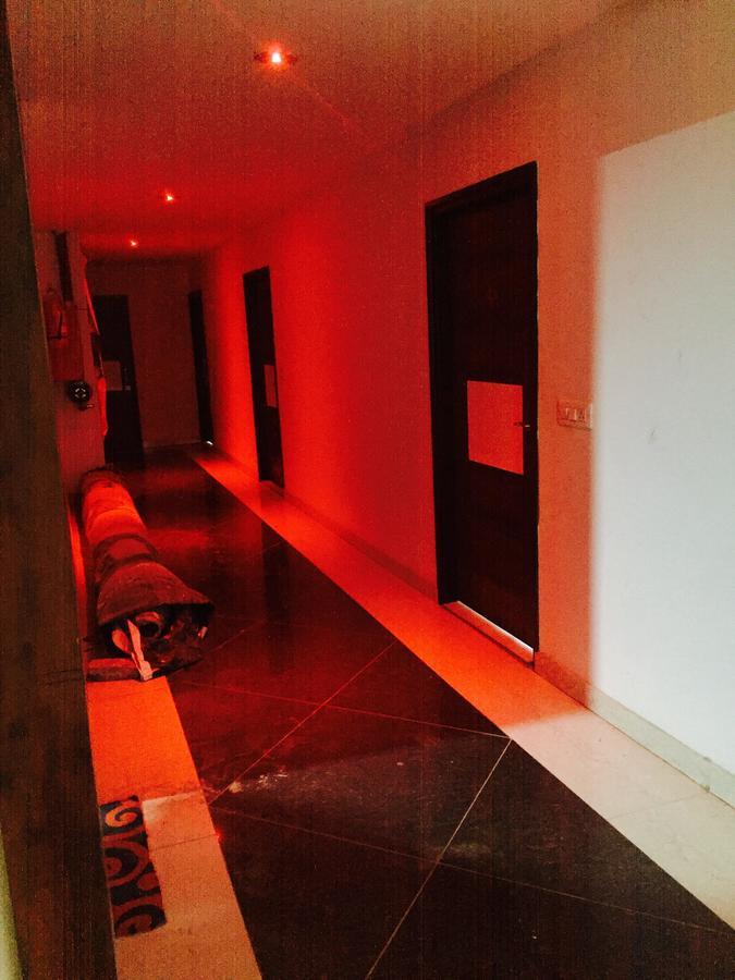 Hotel Neelam Moga ルディヤーナー エクステリア 写真