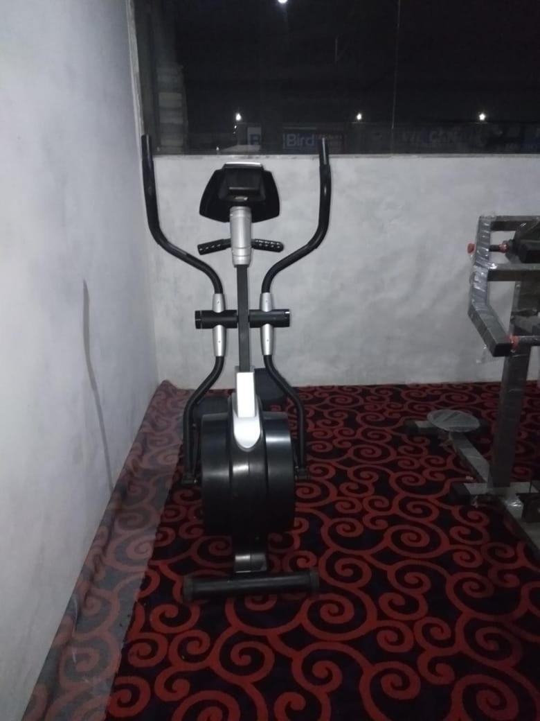 Hotel Neelam Moga ルディヤーナー エクステリア 写真